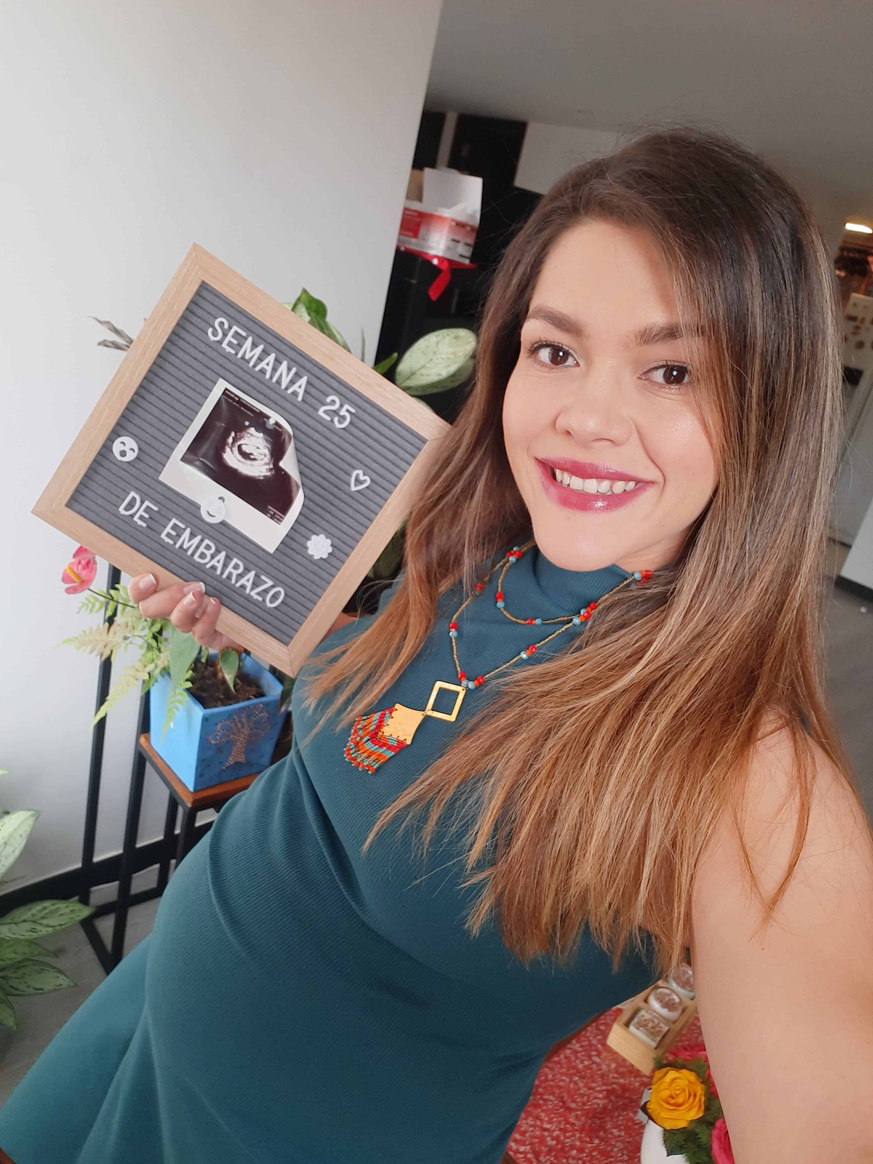Dra. Vanessa Arenas durante su propio embarazo, semana 25